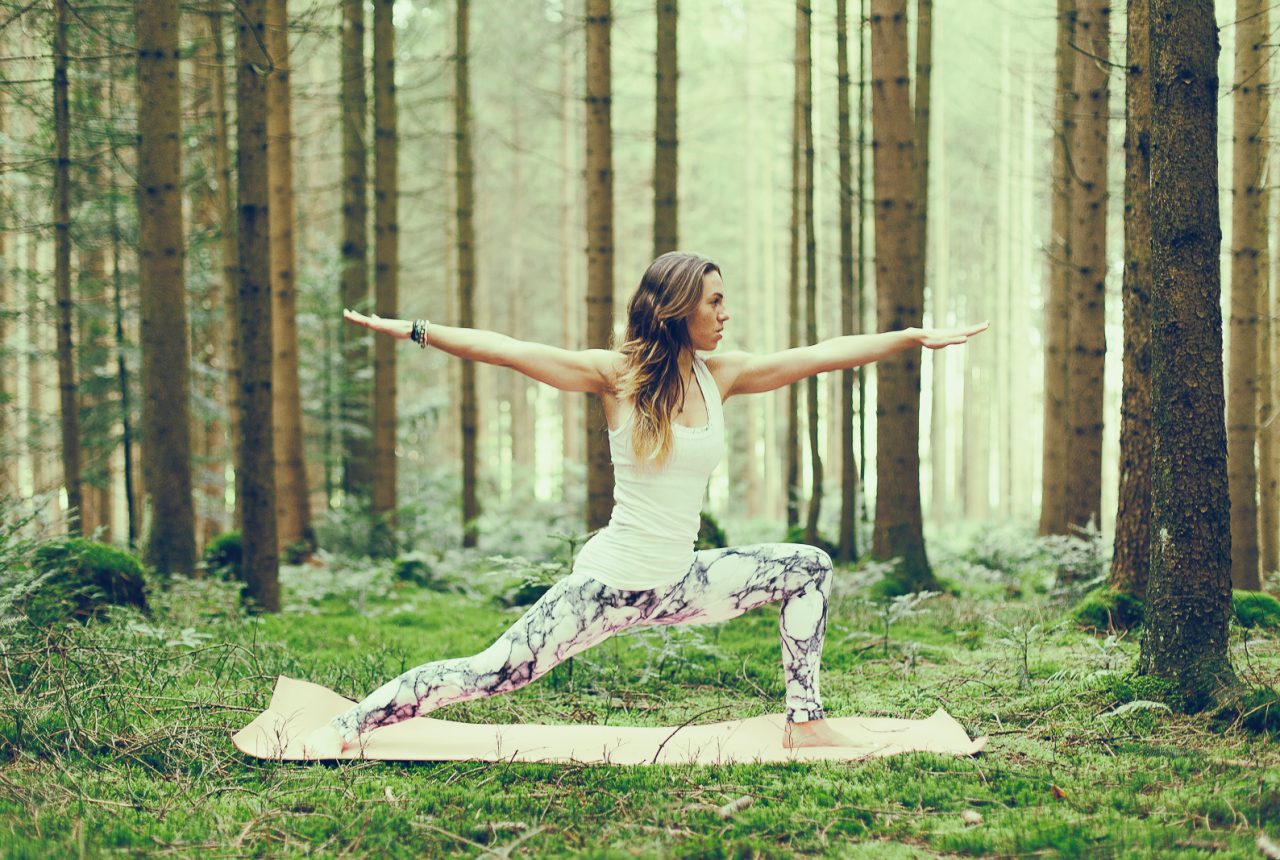 Yoga im Wald